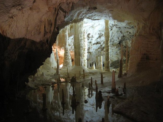 grotta di frasassi