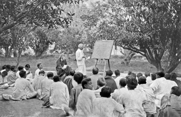 Rabindranath-Tagore-classroom-West-Bengal-Shantiniketan